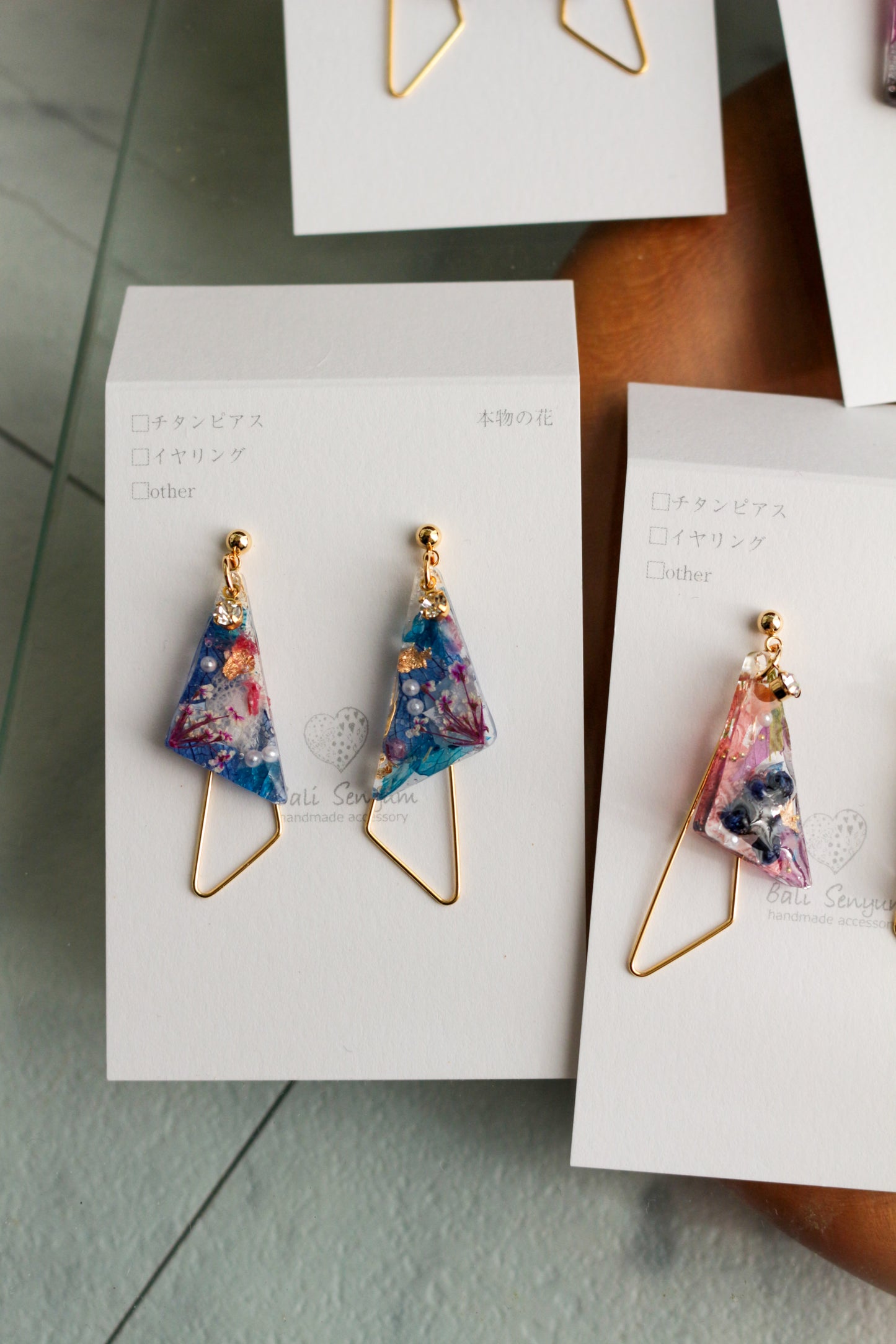 Triangular Floral Earrings - KIMONO Art Jewelry ピアス or イヤリング