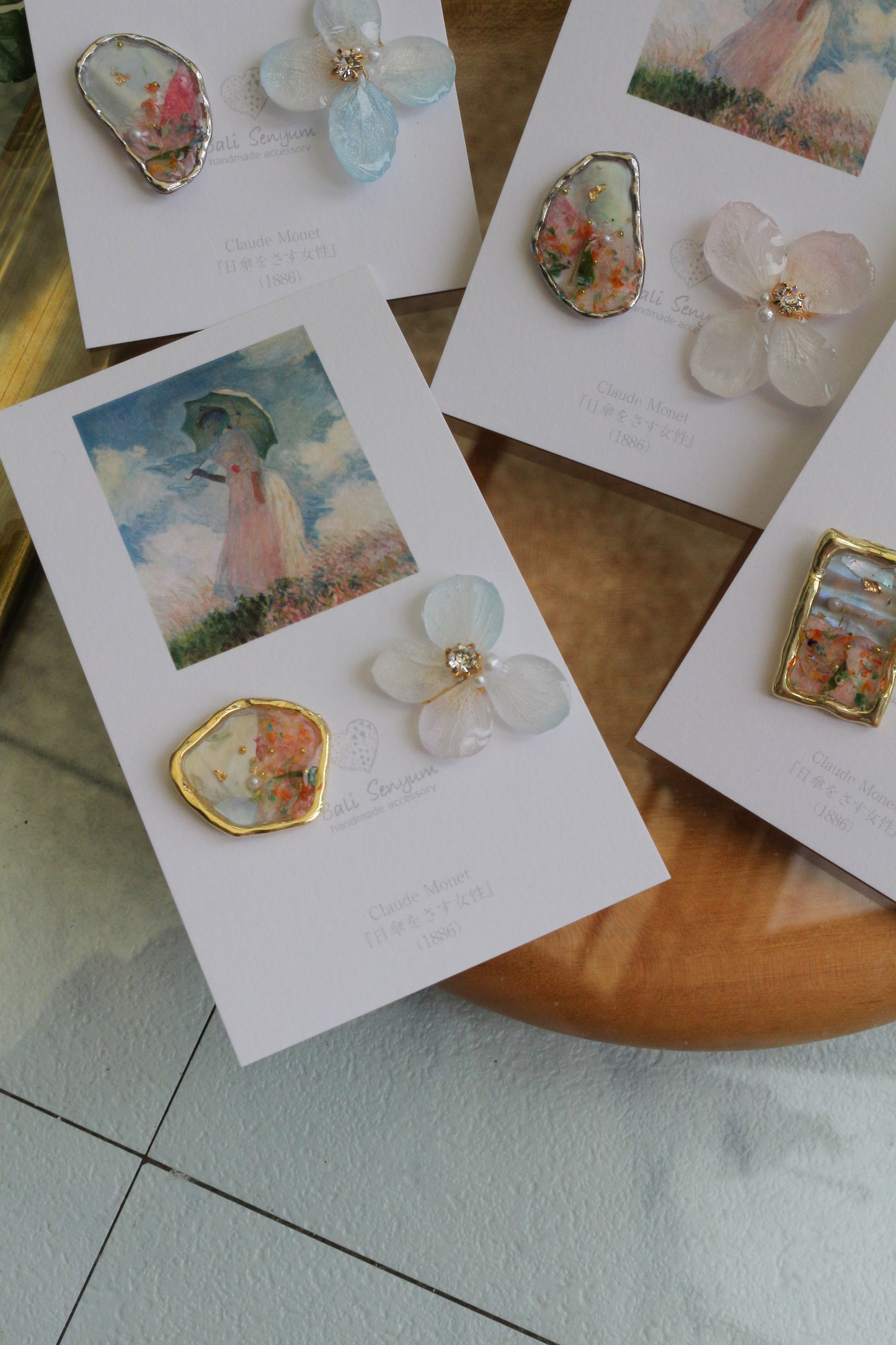 Monet Inspired Flower Earrings No.16 ピアスTitanium Pierce 日傘をさす女性
