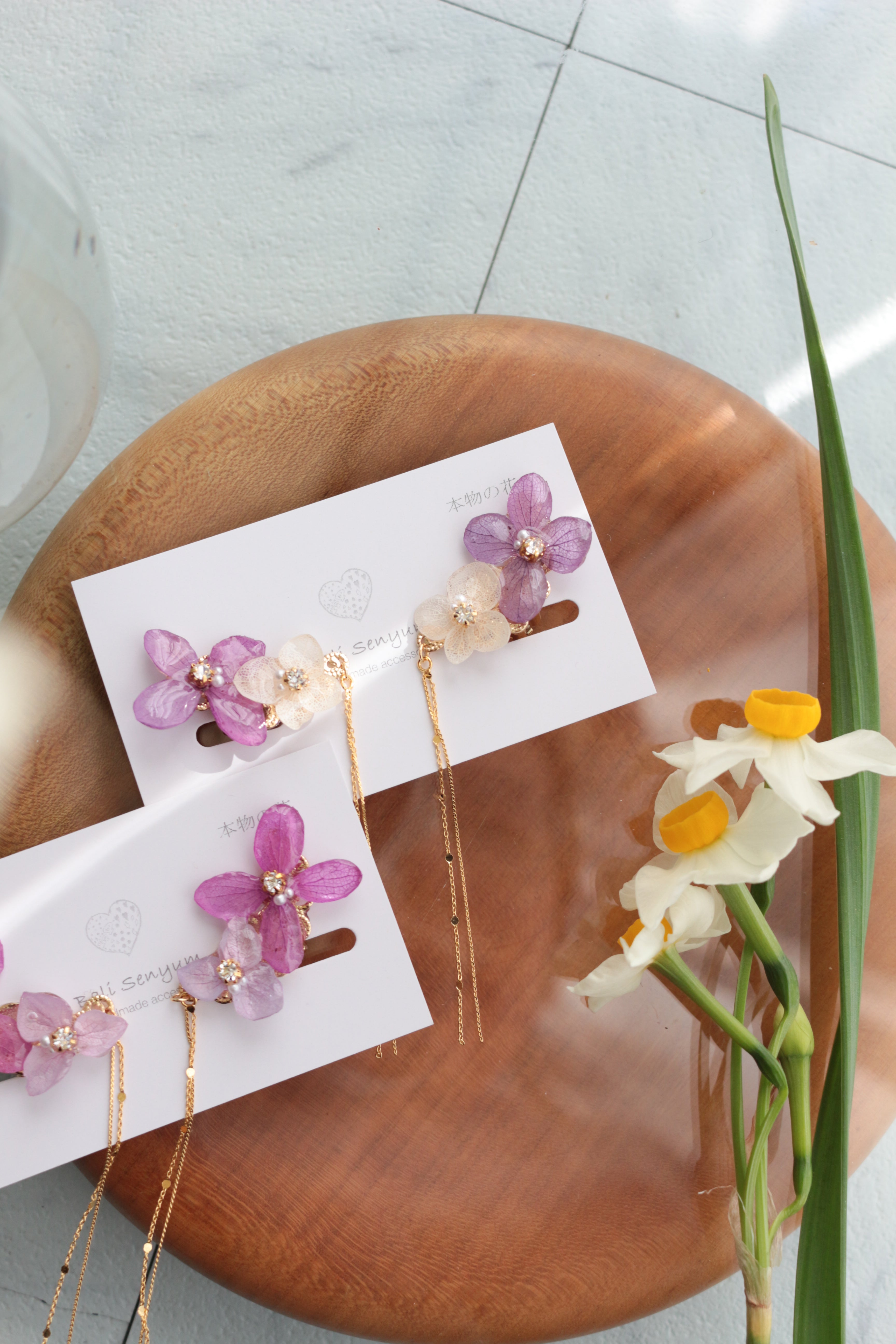 Hydrangea Flying Butterfly No.46 - Clip-on(イヤリング） – Balisenyum