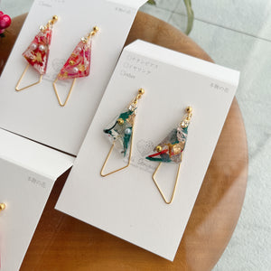 Triangular Floral Earrings With Seasonal Hydrangea No.28