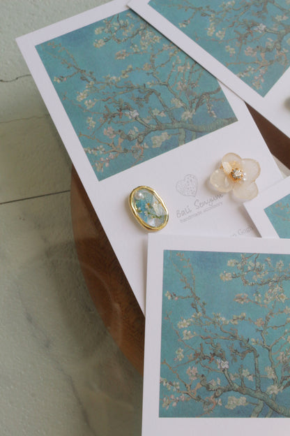 Gogh Inspired Flower and Medallion No. 1 Pierceチタンピアス - アーモンドの花