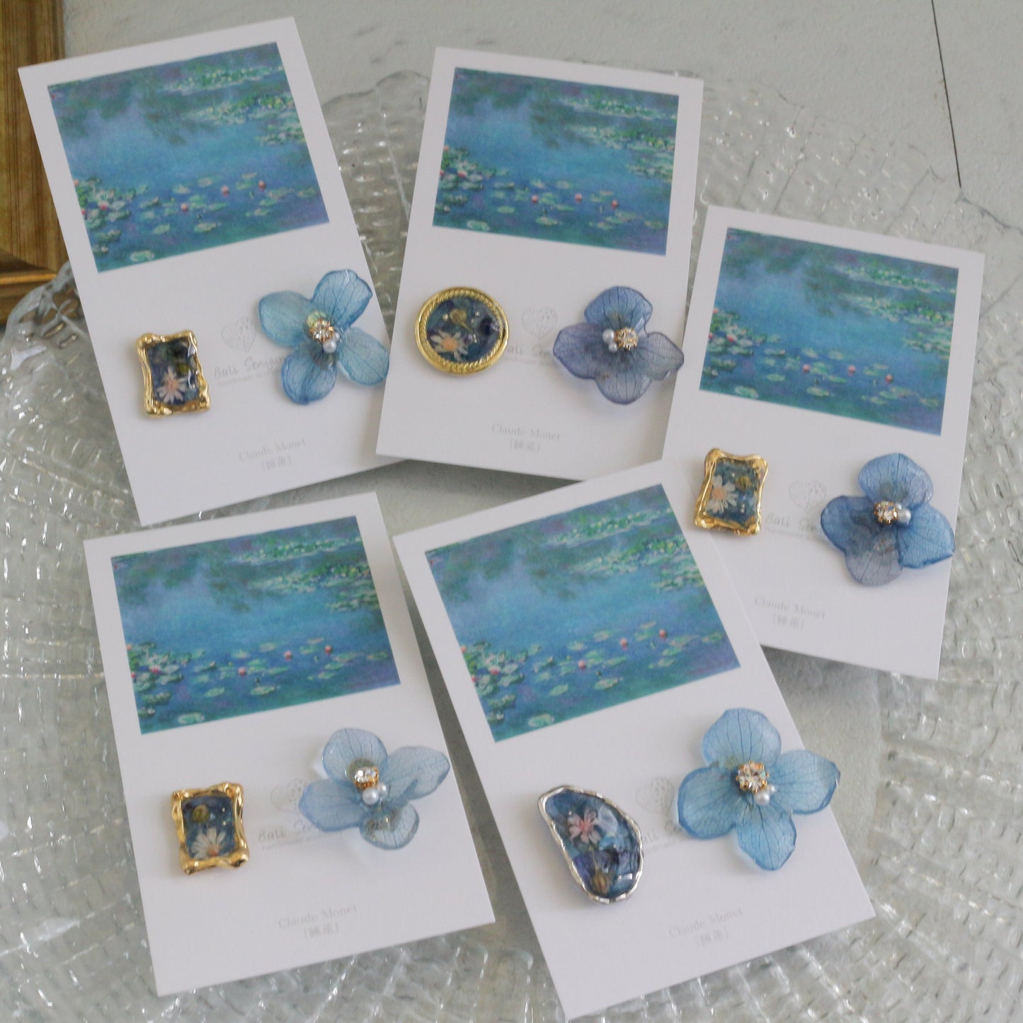 Monet's Water Lilies Inspired Flower and Medallion No.30 イヤリング Clip-on 睡蓮