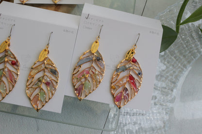 Leaf Earrings With Seasonal Flower Petals No.66 ピアスorイヤリング