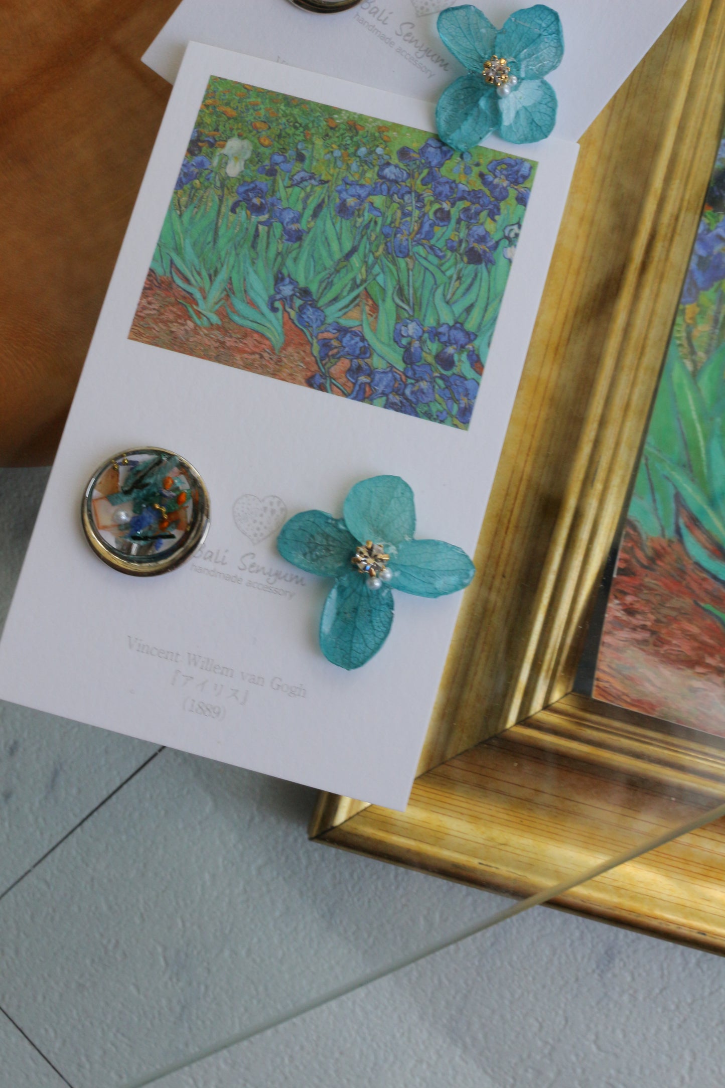 Gogh Inspired Flower and Medallion No.6 イヤリング Clip-on アイリス