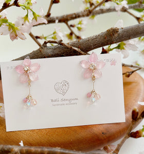 Someiyoshino Sakura Earrings with Petal and Bead Bouquet No.2 #S012