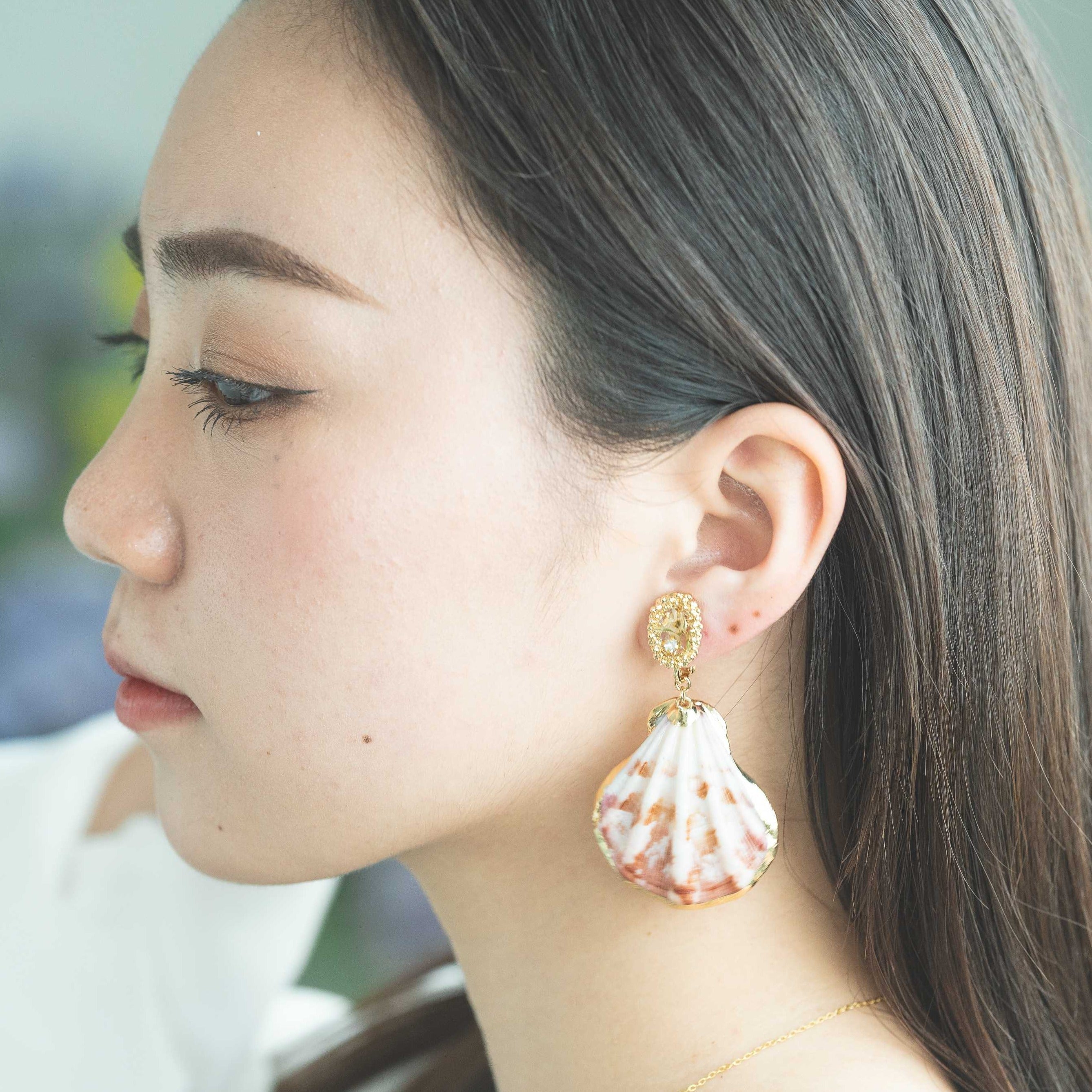 Sea Shell with Flower Earring- Titanium Pierce(チタンピアス）- No