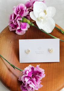 Heart-Shaped Moth Orchid Earrings - 胡蝶蘭