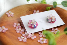 Someiyoshino Sakura Earrings with Colorful Shells