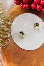 White Hydrangea Petal Earrings with Cotton Pearl - クリスマススペシャルNo.4